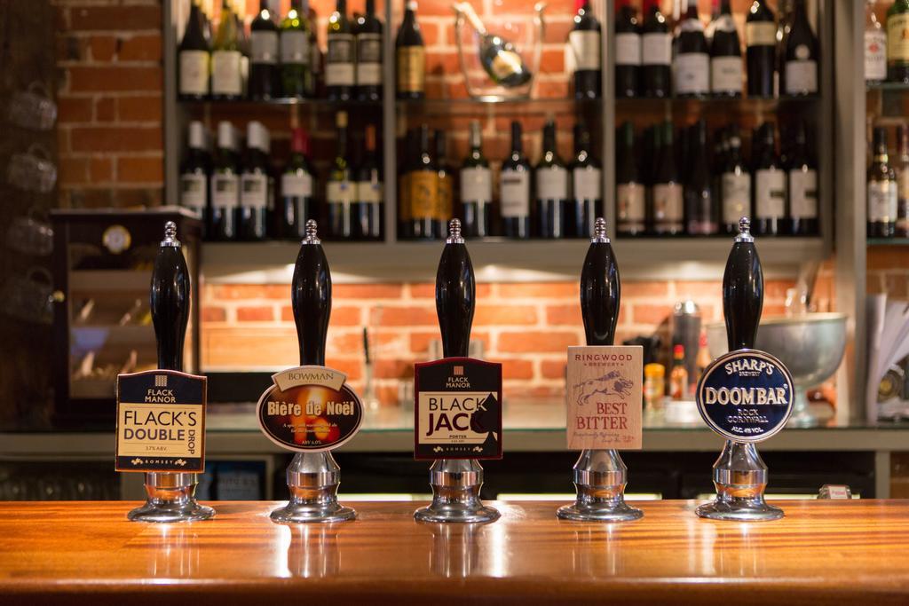 Hotel The King'S Head Winchester Esterno foto